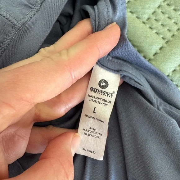 90 Degree Sweat Wicking Tee Size L - Picture 6 of 6